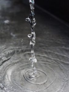 住宅解体工事の水道を止める